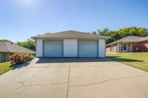 8121 Julie Ave, Fort Worth, TX 76116