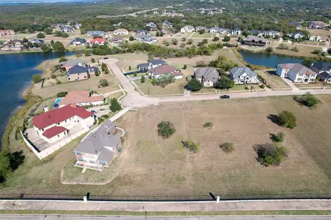 435 Breezeway Ct, Cedar Hill, TX 75104