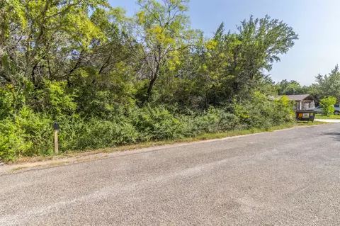 2713 Walnut St, Granbury, TX 76048