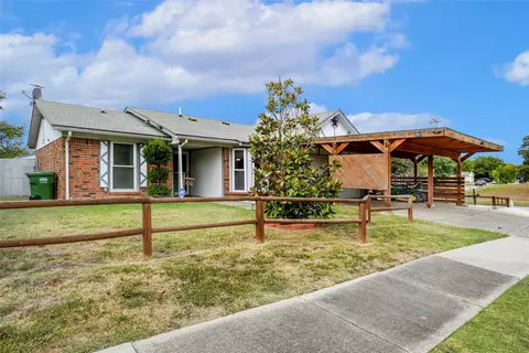 6425 Greenfield Ct, Watauga, TX 76148