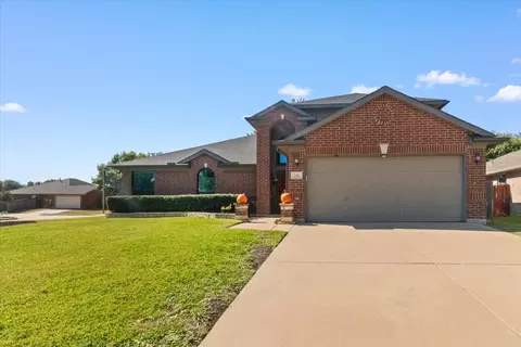 716 Glenview Dr, Mansfield, TX 76063