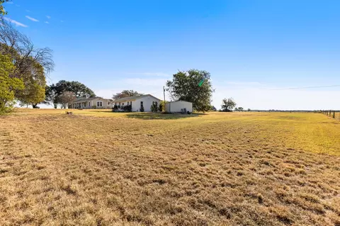 Exterior - 709 Old Rosenthal Rd, Lorena, TX 76655 photo 7 of 13