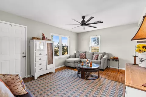 Living - 709 Old Rosenthal Rd, Lorena, TX 76655 photo 1 of 1