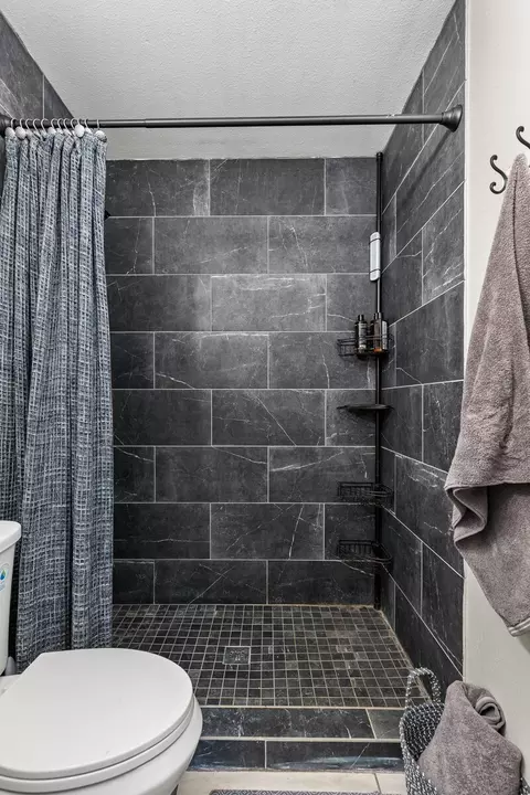 Bath - 709 Old Rosenthal Rd, Lorena, TX 76655 photo 2 of 2