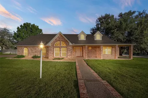 306 Baker Ln, Robinson, TX 76706