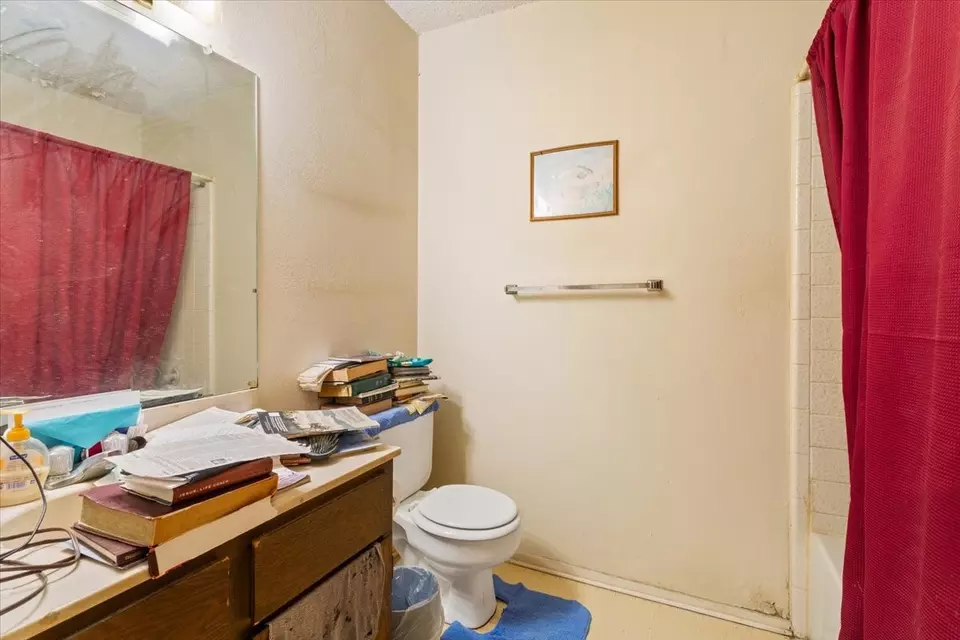 Bath - 508 Karen Dr #512, Hewitt, TX 76643 photo 4 of 4