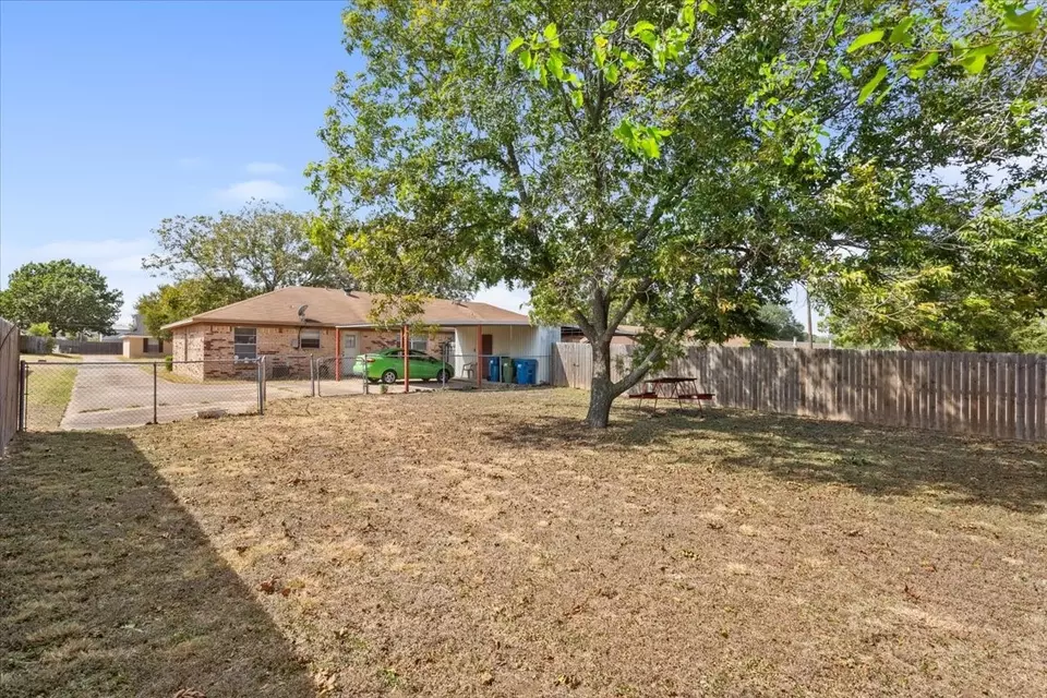 Exterior - 508 Karen Dr #512, Hewitt, TX 76643 photo 4 of 11