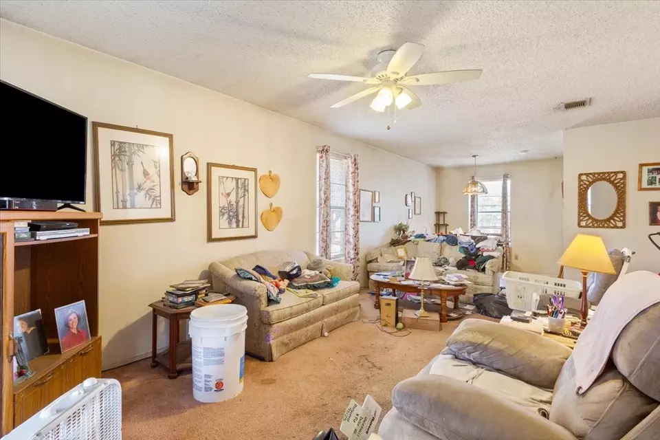 Living - 508 Karen Dr #512, Hewitt, TX 76643 photo 4 of 4