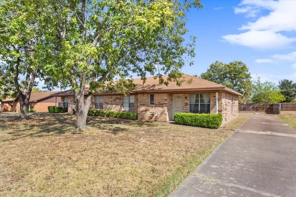Exterior - 508 Karen Dr #512, Hewitt, TX 76643 photo 9 of 11