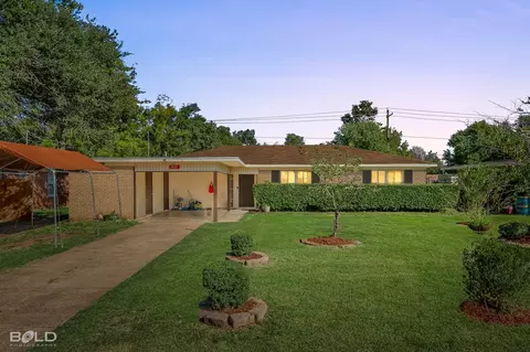 2425 Douglas Dr, Bossier City, LA 71111