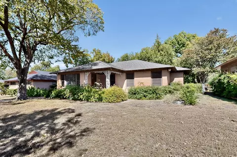 7341 Ravehill Ln, Dallas, TX 75227