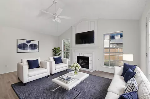 106 Morningside Dr, Grand Prairie, TX 75052