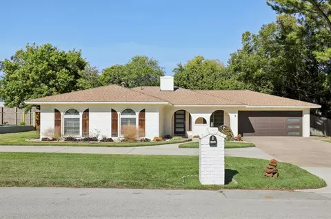 3554 Mercury Dr, Grapevine, TX 76051