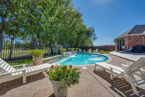 820 N Tejas Dr, Sanger, TX 76266