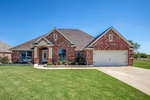 820 N Tejas Dr, Sanger, TX 76266
