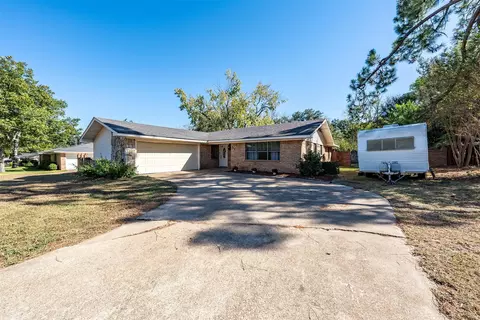 109 Teresa St, Lindale, TX 75771