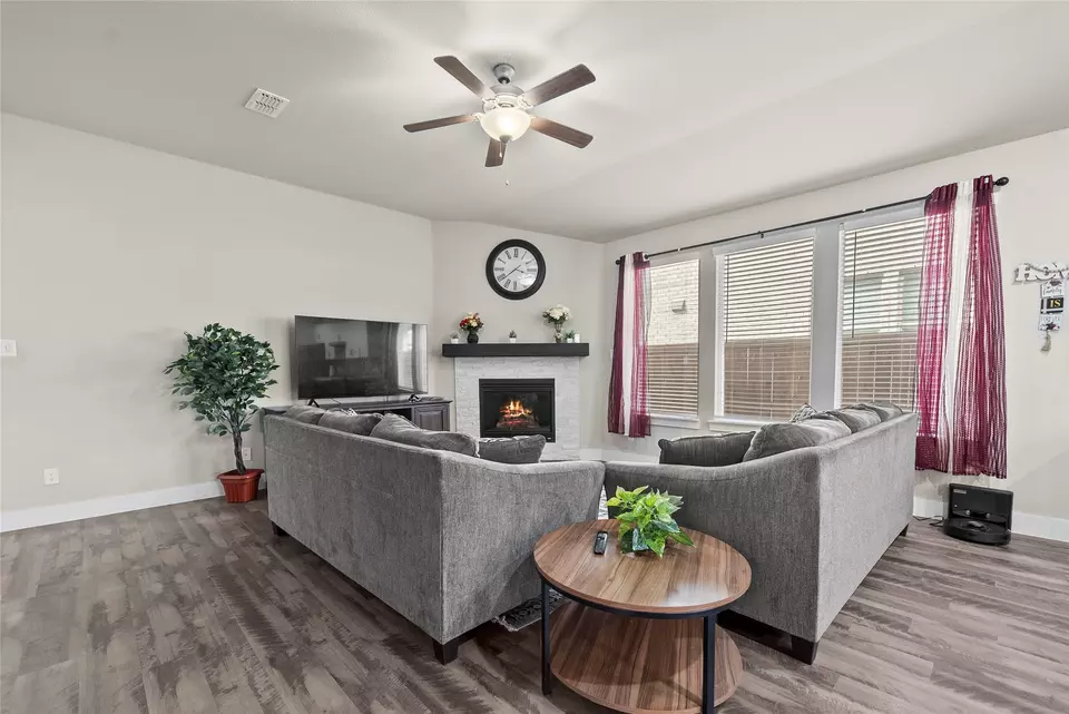 Living - 7114 Running Iron Trl, Sachse, TX 75048 photo 1 of 2