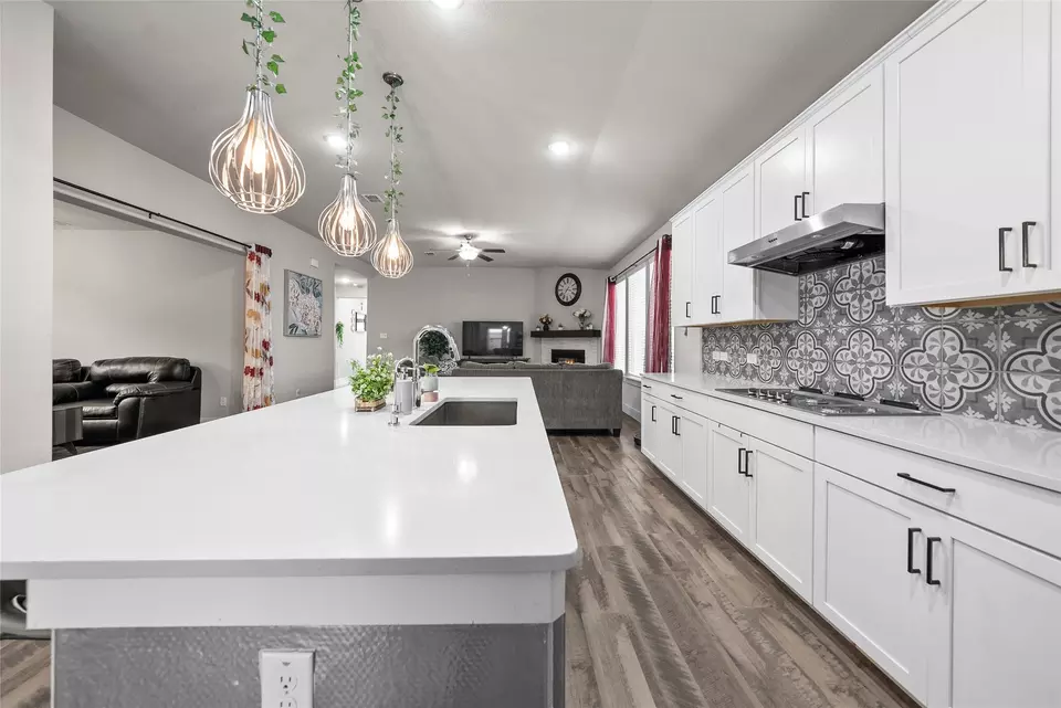 Kitchen - 7114 Running Iron Trl, Sachse, TX 75048 photo 2 of 4