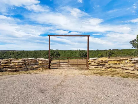 1064 Sanctuary Dr, Tolar, TX 76476