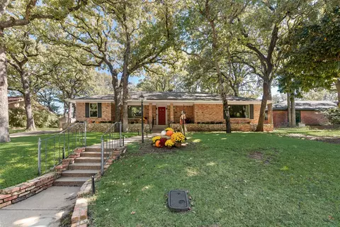 3705 Country Club Rd, Arlington, TX 76013