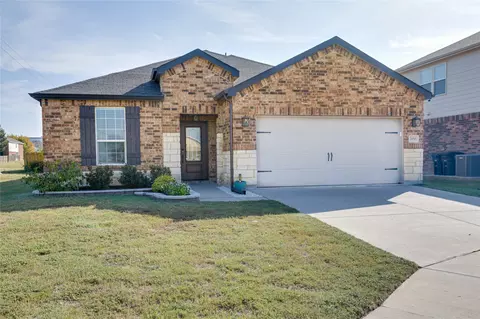 7456 Bronsind Trl, Fort Worth, TX 76131