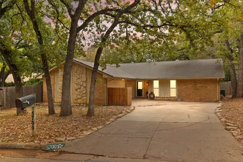 5700 Stage Line Ct, Arlington, TX 76017