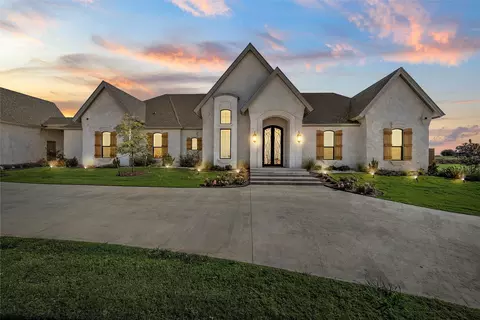 144 Yellow Rose St, Lorena, TX 76655