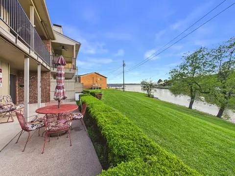 849 S Gun Barrel Ln #B4, Gun Barrel City, TX 75156