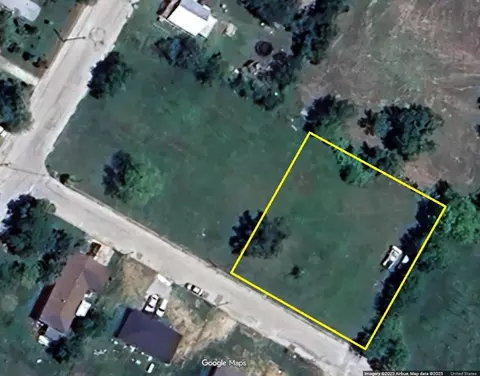 107 Edith St, Bowie, TX 76230