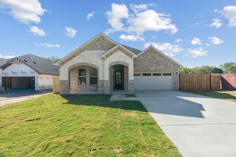 8811 Silver Creek Rd, White Settlement, TX 76108