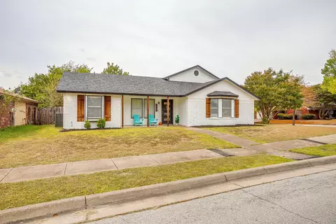 7941 Sunrise Dr, Watauga, TX 76148