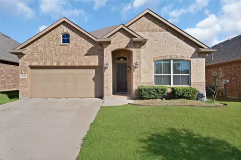 2121 Corsair Ln, Denton, TX 76210