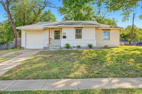 311 Meadowbrook Dr, Arlington, TX 76010
