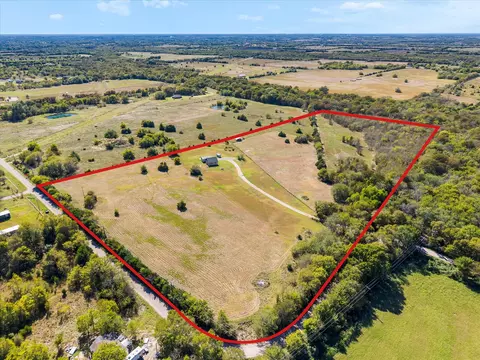 5512 County Road 1042, Celeste, TX 75423