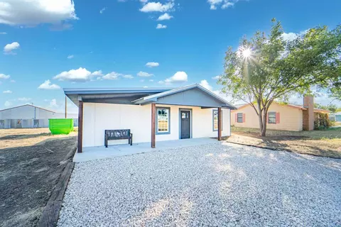 905 W Fifth St, Breckenridge, TX 76424