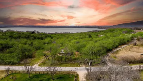 2301 Moseley Rd, Cross Roads, TX 76227