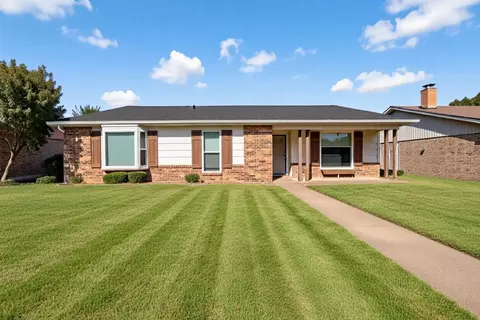 2705 Royalty Dr, Garland, TX 75044