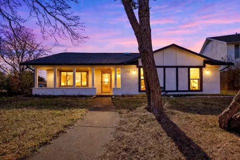 2308 Stonebrook Cir, Carrollton, TX 75007