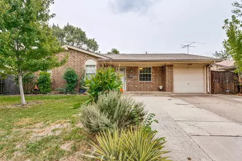 408 Price Dr, Lewisville, TX 75067