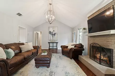132 Mockingbird Ln, Coppell, TX 75019
