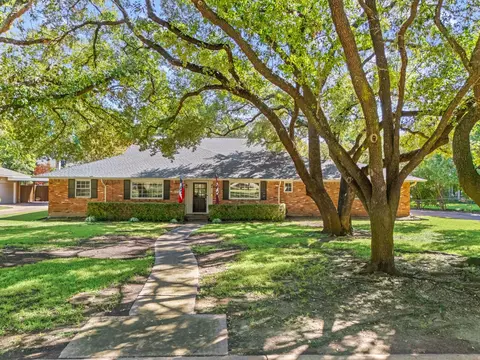 10710 Morning Glory Dr, Dallas, TX 75229