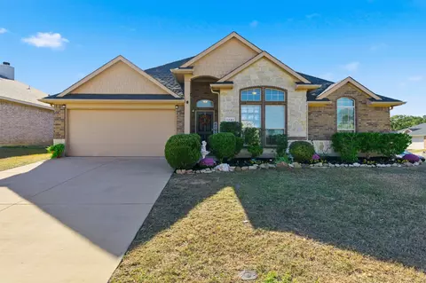 1721 La Caya Dr, Mansfield, TX 76063