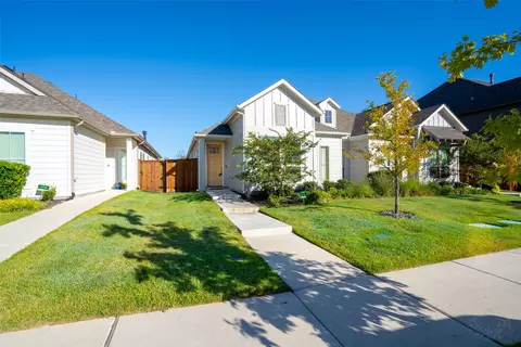 2113 Winding Creek Cir, Fort Worth, TX 76008