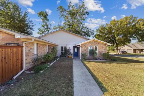 3233 Ellen Dr, Commerce, TX 75428