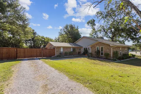 3233 Ellen Dr, Commerce, TX 75428 photo 2