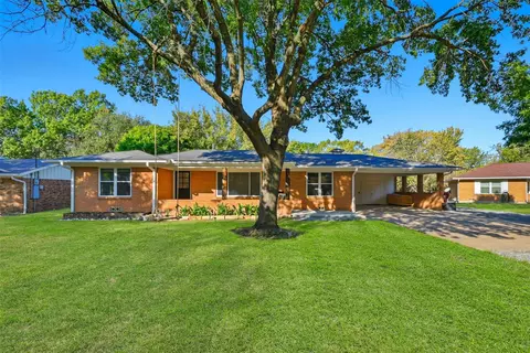 450 Kelly Ln, Van Alstyne, TX 75495