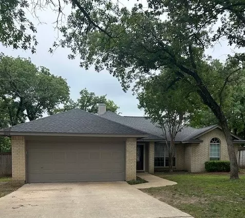 1116 Shadow Ridge Dr, Azle, TX 76020