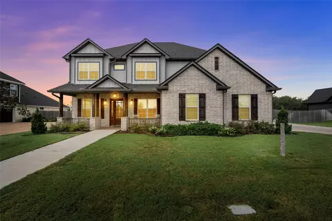 10281 Creekside Ln, Waco, TX 76712