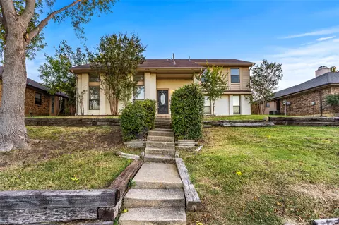 1718 Saint James Dr, Carrollton, TX 75007