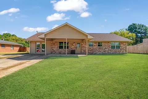 115 Brooks Dr, Bogata, TX 75417